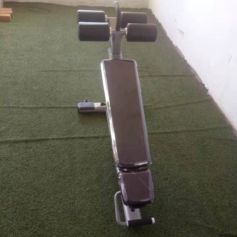 Commercial Gym Fitness Equip...